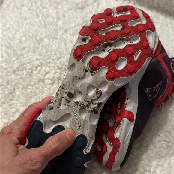 Nike Red and Black React Patriot Sneakers size 6.5 men and 8.5 in women - Picture 8 of 8